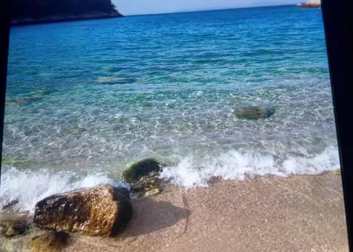 度假居 Viki - One Bedroom House Čara