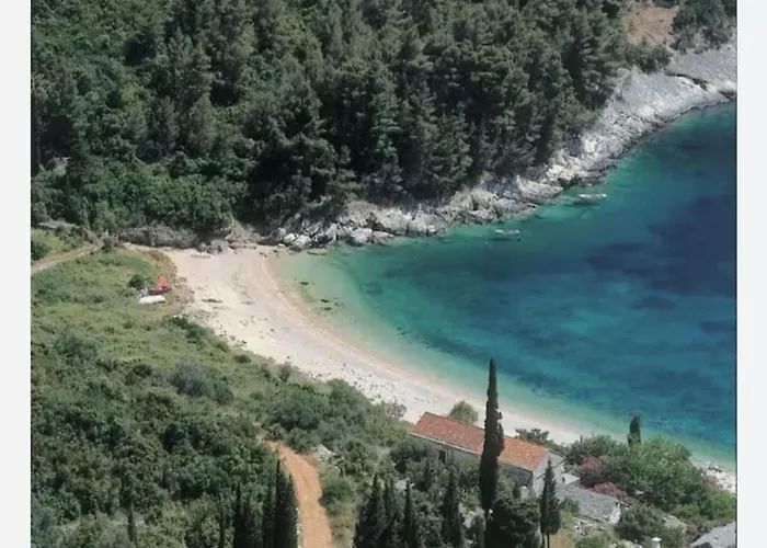 Viki - One Bedroom House 度假居 Čara