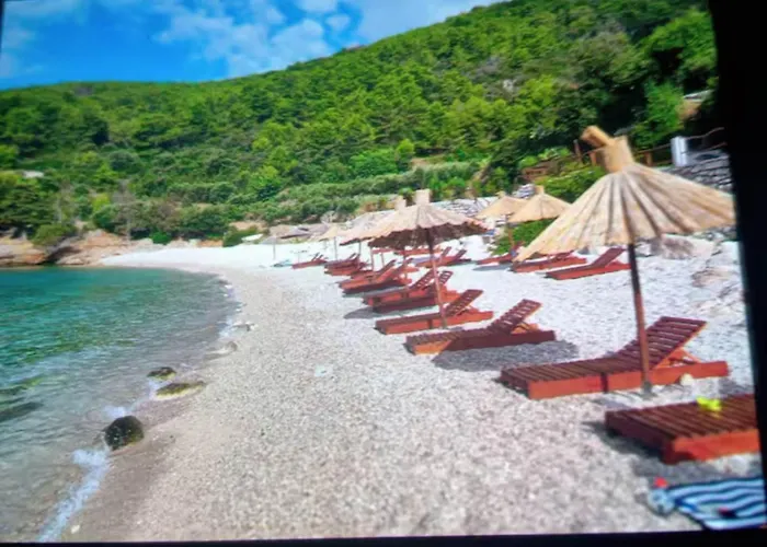 Viki - One Bedroom House Čara